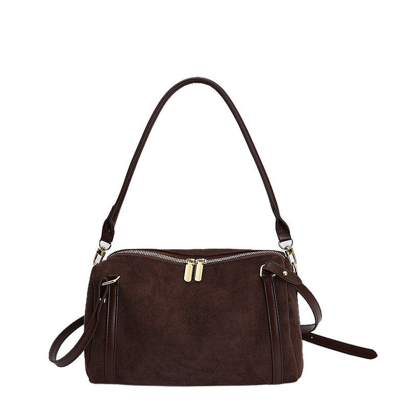 Damen Schultertasche aus weichem Wildleder mit eleganten Details Nord Taschen