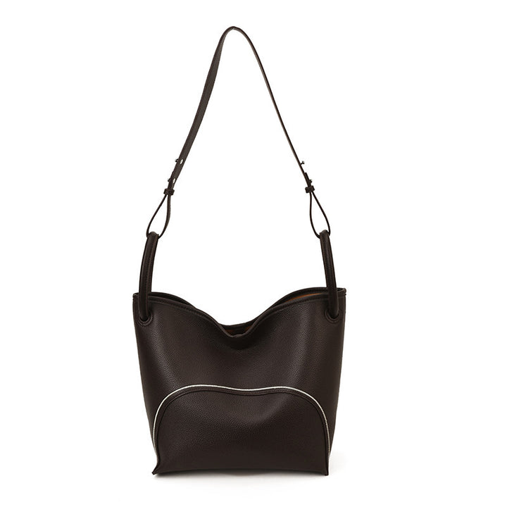Damen Hobo-Tasche aus geschmeidigem Kunstleder mit modernen Akzenten Nord Taschen