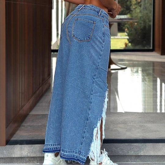 Damen Hochgeschnittener Denim-Midirock mit tiefem Vorderbeinschlitz, Destroyed-Detail und rohem Fransen-Saum Nord Taschen