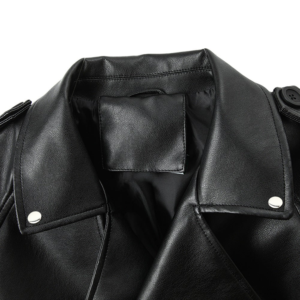 Damen Cropped Biker‑Trench aus weichem Kunstleder mit Schulterriegeln und Schnallenmanschetten Nord Taschen