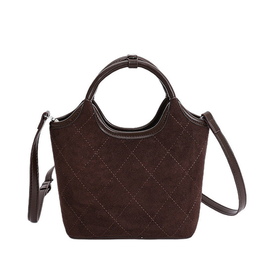 Damen elegante Handtasche mit hochwertigen Wildleder- und Lederakzenten Nord Taschen