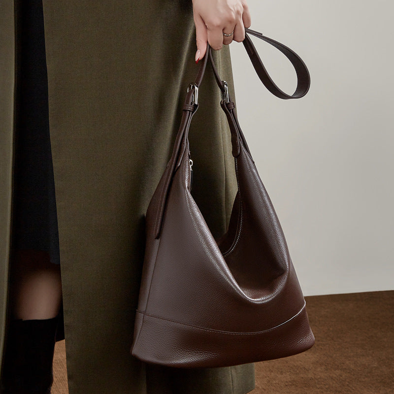 Damen Hobo-Tasche aus hochwertigem Leder mit durchdachtem Innenlayout Nord Taschen