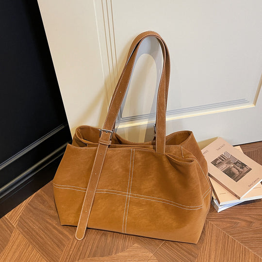 Damen elegante Schultertasche aus weichem Wildleder mit praktischen Innenfächern Nord Taschen