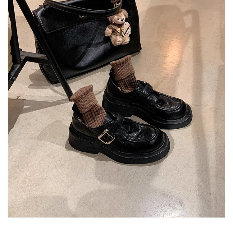 Damen Chunky-Loafer mit markanter Plateausohle und dekorativem Schnallenriemen Nord Taschen