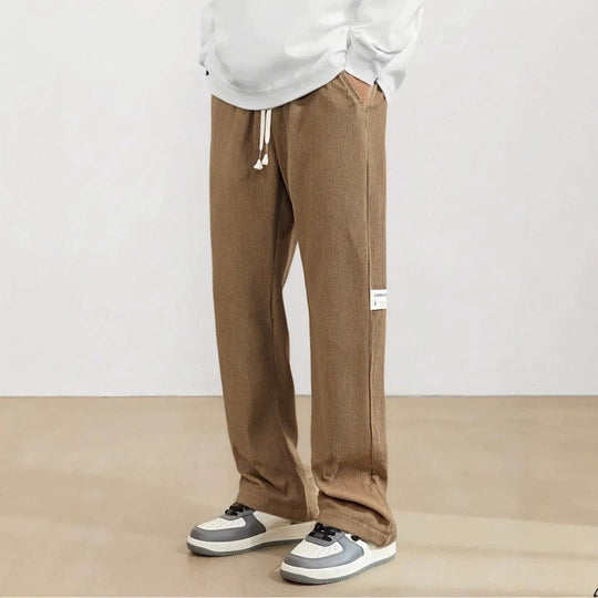Herren Weite Cordhose im Relaxed-Fit mit Tunnelzug, geradem Bein & Label‑Patch Nord Taschen