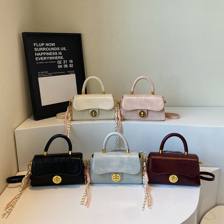 Damen elegante Handtasche mit luxuriösem Kettenverzierung Nord Taschen
