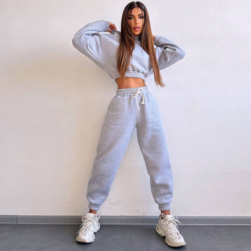 Damen cropped Stehkragen-Sweatset mit elastischem Taillenbund und hochtaillierter Tapered-Jogginghose Nord Taschen