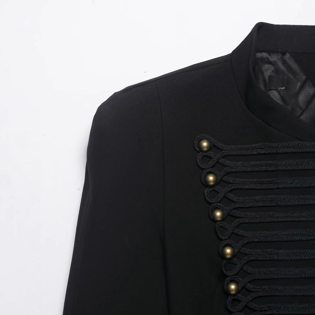 Damen Militärisch inspirierte Kurzjacke mit Stehkragen und Zierkordeln Nord Taschen