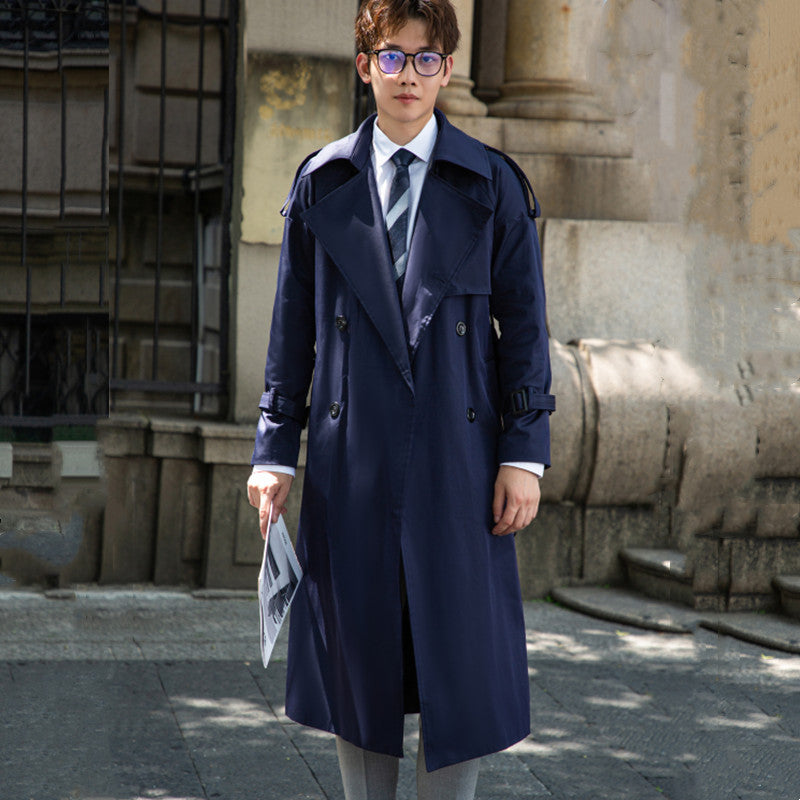 Herren langer zweireihiger Trenchcoat mit klassischem Revers, Gürtel und Schulterklappen Nord Taschen