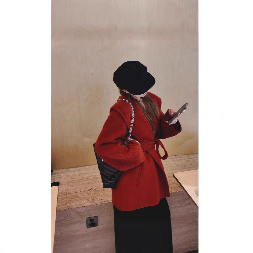 Damen Oversize Wollmantel mit Kapuze und Taillengürtel Nord Taschen