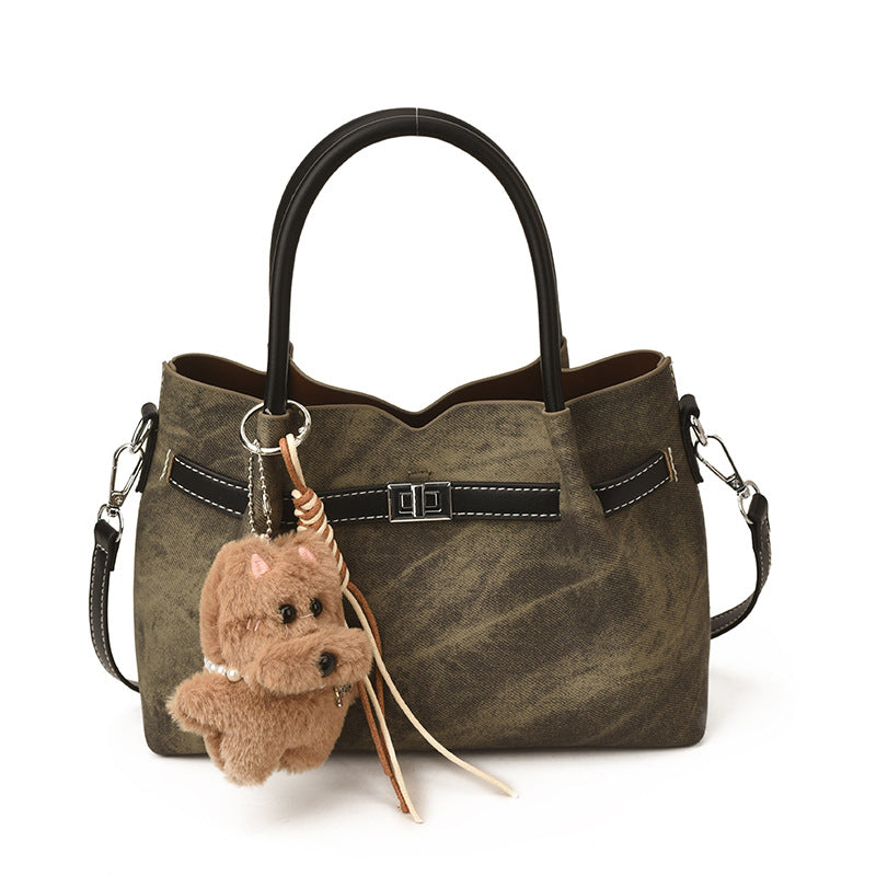 Damen Handtasche im modernen Design mit abnehmbarem Anhänger Nord Taschen