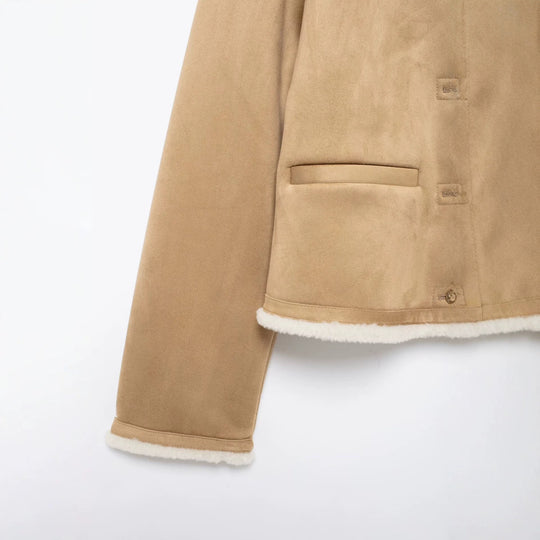 Damen Kurze Lammfelloptik-Cardiganjacke aus Veloursimitat mit Rundhals und Druckknöpfen Nord Taschen