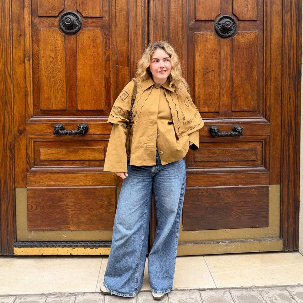 Damen Kurzjacke mit besticktem Cape, Lochstickerei und geschwungenem Saum Nord Taschen