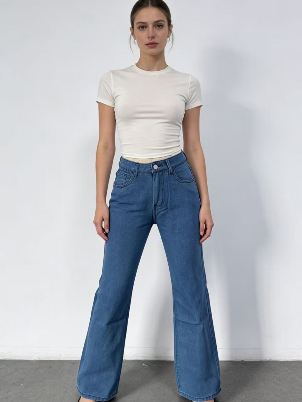 Damen hochgeschnittene weich fallende Schlagjeans aus Stretch-Denim mit figurformender Passform Nord Taschen
