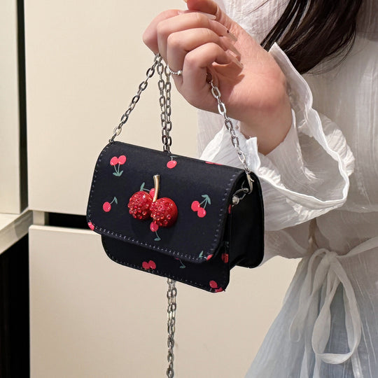 Damen Umhängetasche mit fruchtigem Design und Kettenriemen Nord Taschen