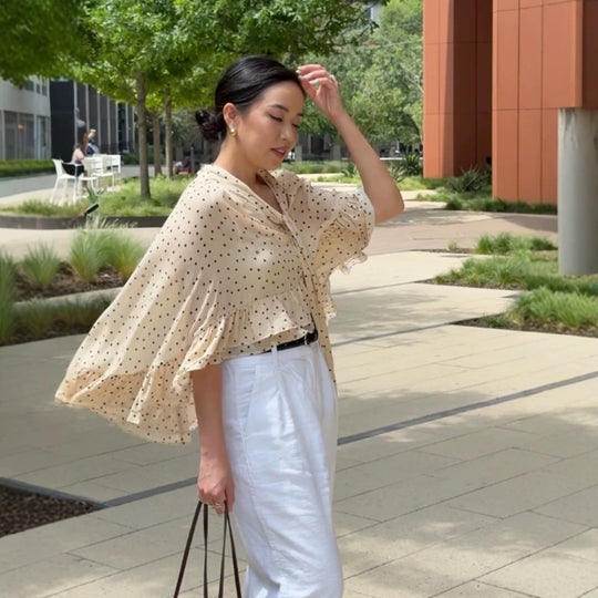 Damen transparente gepunktete Chiffon-Cropped-Bluse mit Krawattenband, Volants und Cape-Schnitt Nord Taschen