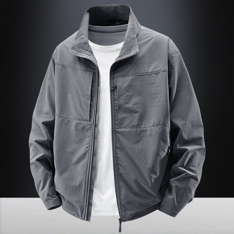 Herren Leichte urbane Windjacke mit Stehkragen, wasserabweisender Gewebemischung und verdeckten Reißverschlüssen Nord Taschen