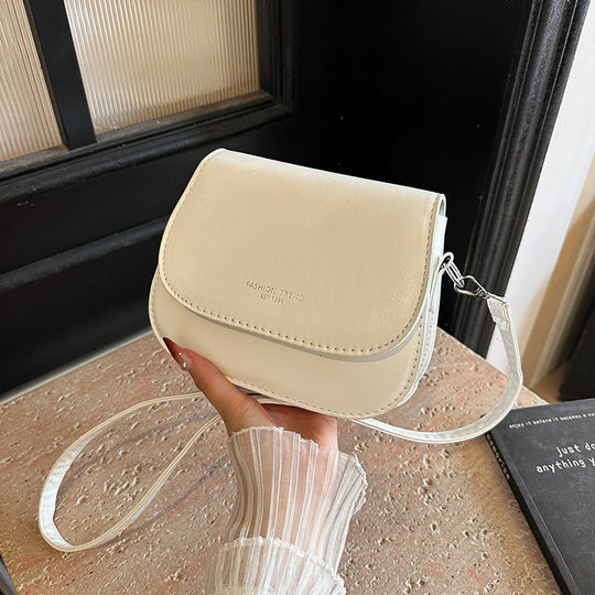 Damen Umhängetasche mit elegantem Klappverschluss und verstellbarem Schulterriemen Nord Taschen