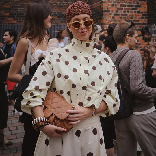 Damen Boxy Hemdjacke mit Stehkragen, Ballonärmeln und großem Polka‑Dot‑Print Nord Taschen