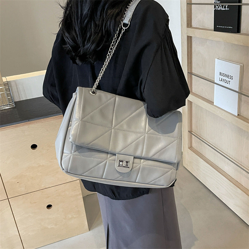 Damen elegante Schultertasche mit ausgeklügeltem Steppmuster Nord Taschen