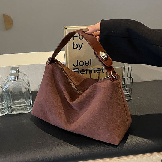 Damen Umhängetasche im eleganten, samtigen Design mit abnehmbarem Trageriemen Nord Taschen