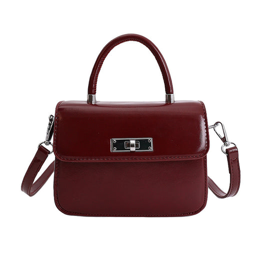 Damen Handtasche mit elegantem Kettenverschluss und abnehmbarem Schulterriemen Nord Taschen