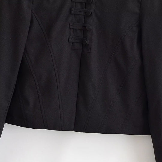 Damen kurz taillierte Jacke mit Stehkragen und dekorativer Schlaufenleiste Nord Taschen