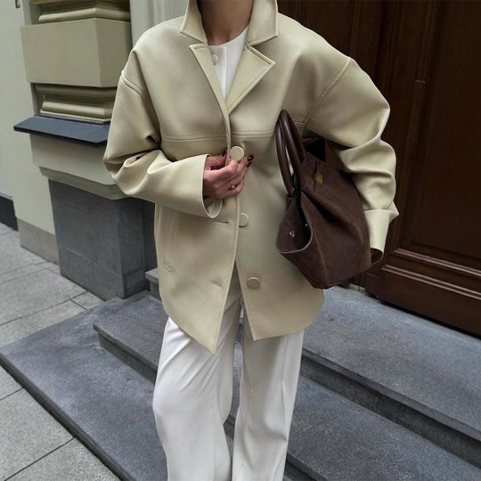 Damen Boxy Oversize Blazerjacke aus veganem Lederimitat mit überschnittener Schulter Nord Taschen