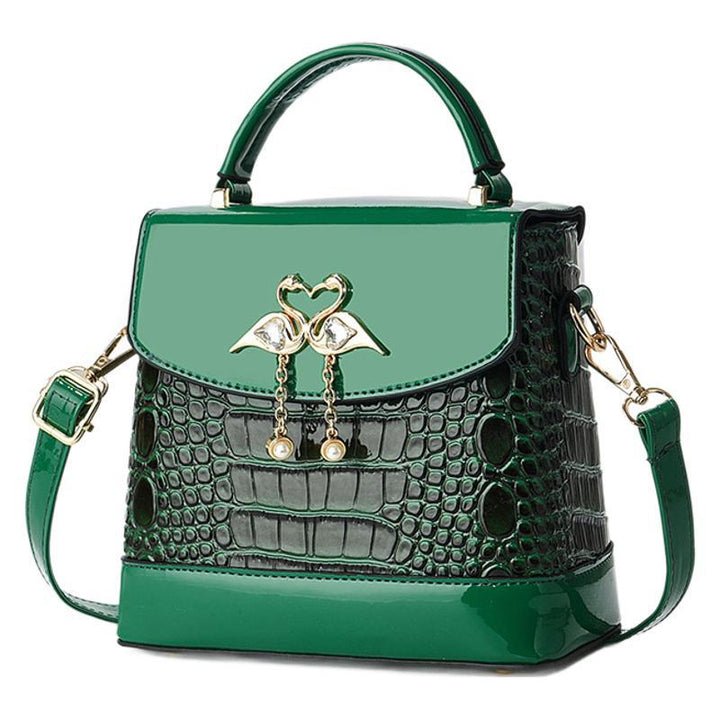 Damen elegante Handtasche mit dekorativen Herz-Applikationen Nord Taschen