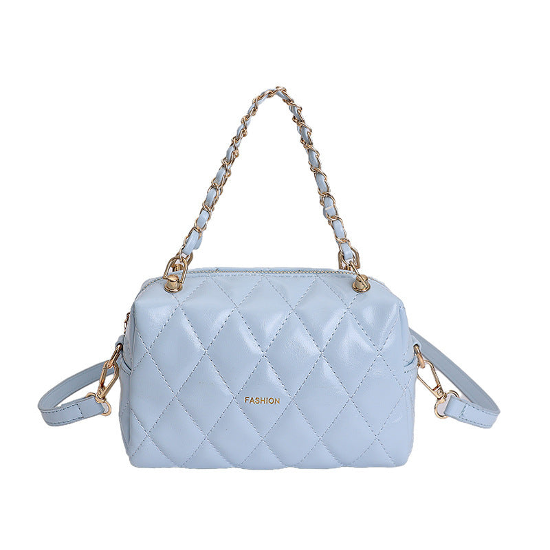 Damen modische Handtasche mit verspieltem Plüsch-Anhänger Nord Taschen