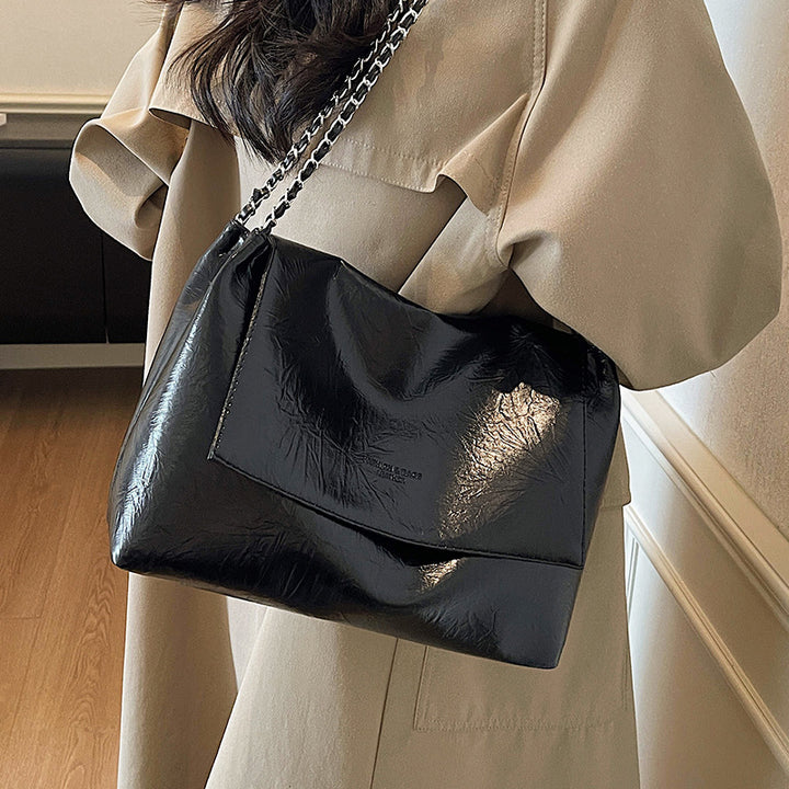 Damen Umhängetasche mit elegantem Kettenakzent Nord Taschen