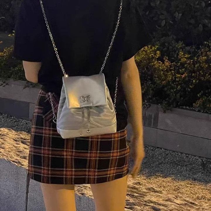 Damen Hobo-Tasche mit elegantem Schmetterlingsmotiv und geschmeidiger Oberfläche Nord Taschen