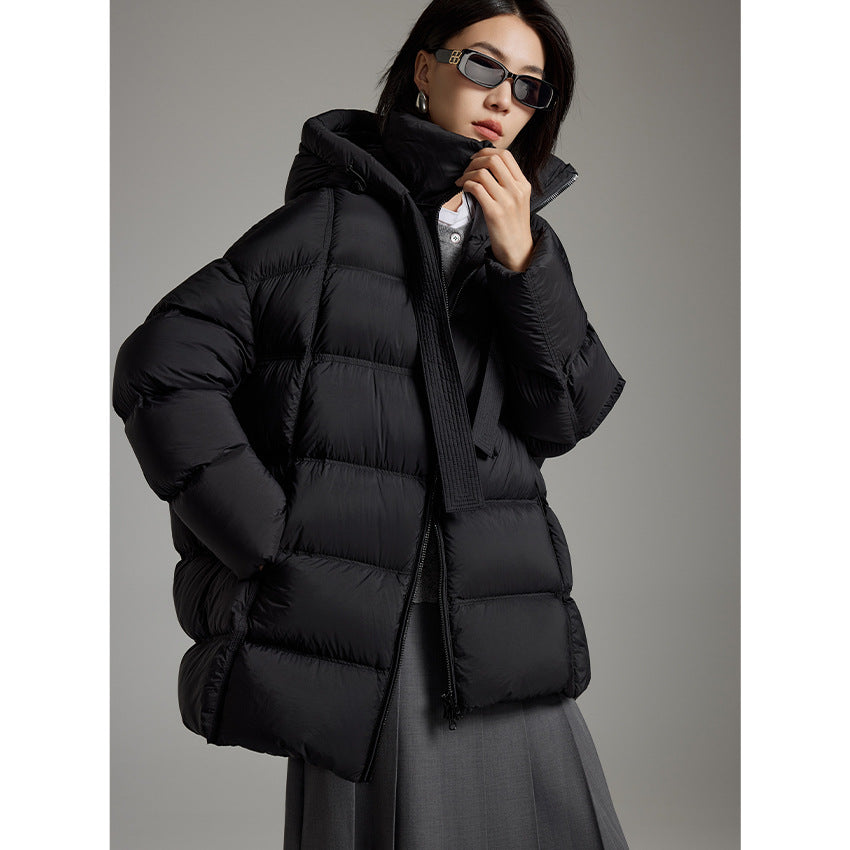 Damen Steppige wärmende Daunenjacke mit Kapuze und weiter Silhouette Nord Taschen