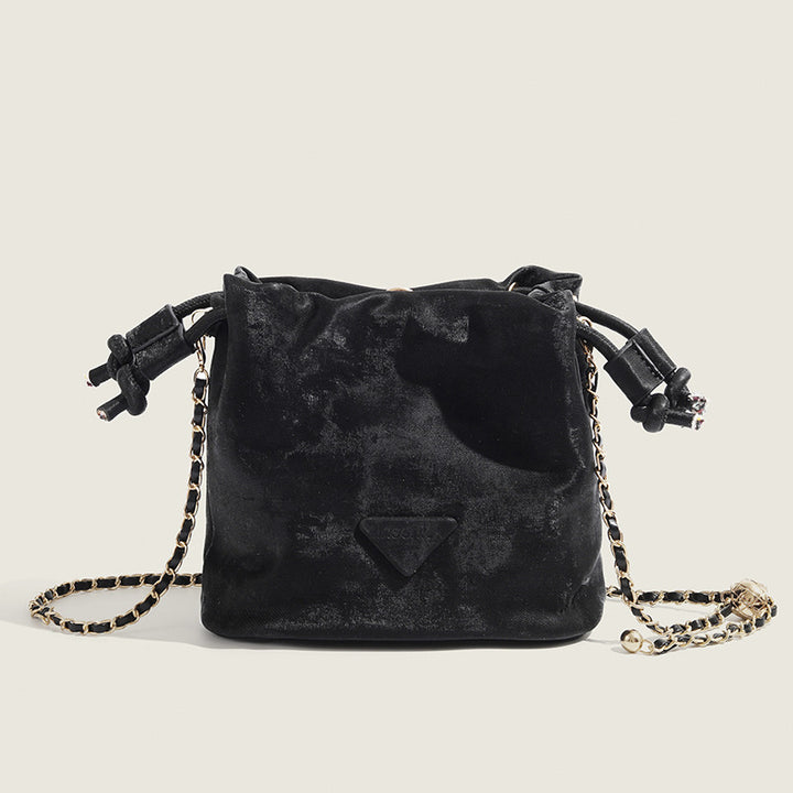 Damen Hobo-Tasche mit luxuriösem Veloursleder und eleganter Kettenverzierung Nord Taschen