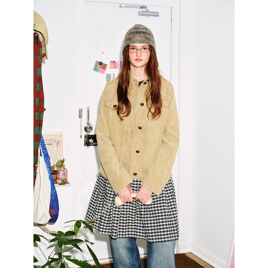 Damen Kurz geschnittene Cordjacke mit Fransenabschlüssen, Hemdkragen und Pattentaschen Nord Taschen
