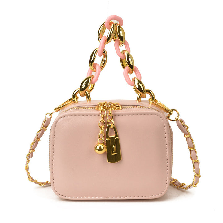 Damen Clutch mit luxuriösem Kettenakzent und elegantem Design Nord Taschen
