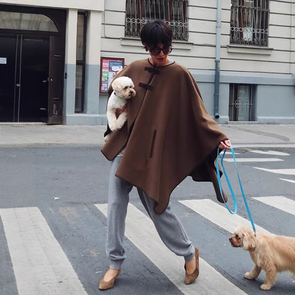 Damen Oversize Cape Mantel aus Wollmix mit hohem Stehkragen und Lederlaschen Nord Taschen
