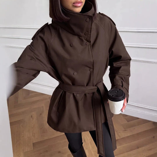 Damen Kurzer technischer Trench mit hoher Kragenblende, doppelter Druckknopfleiste und taillierendem Bindegürtel Nord Taschen