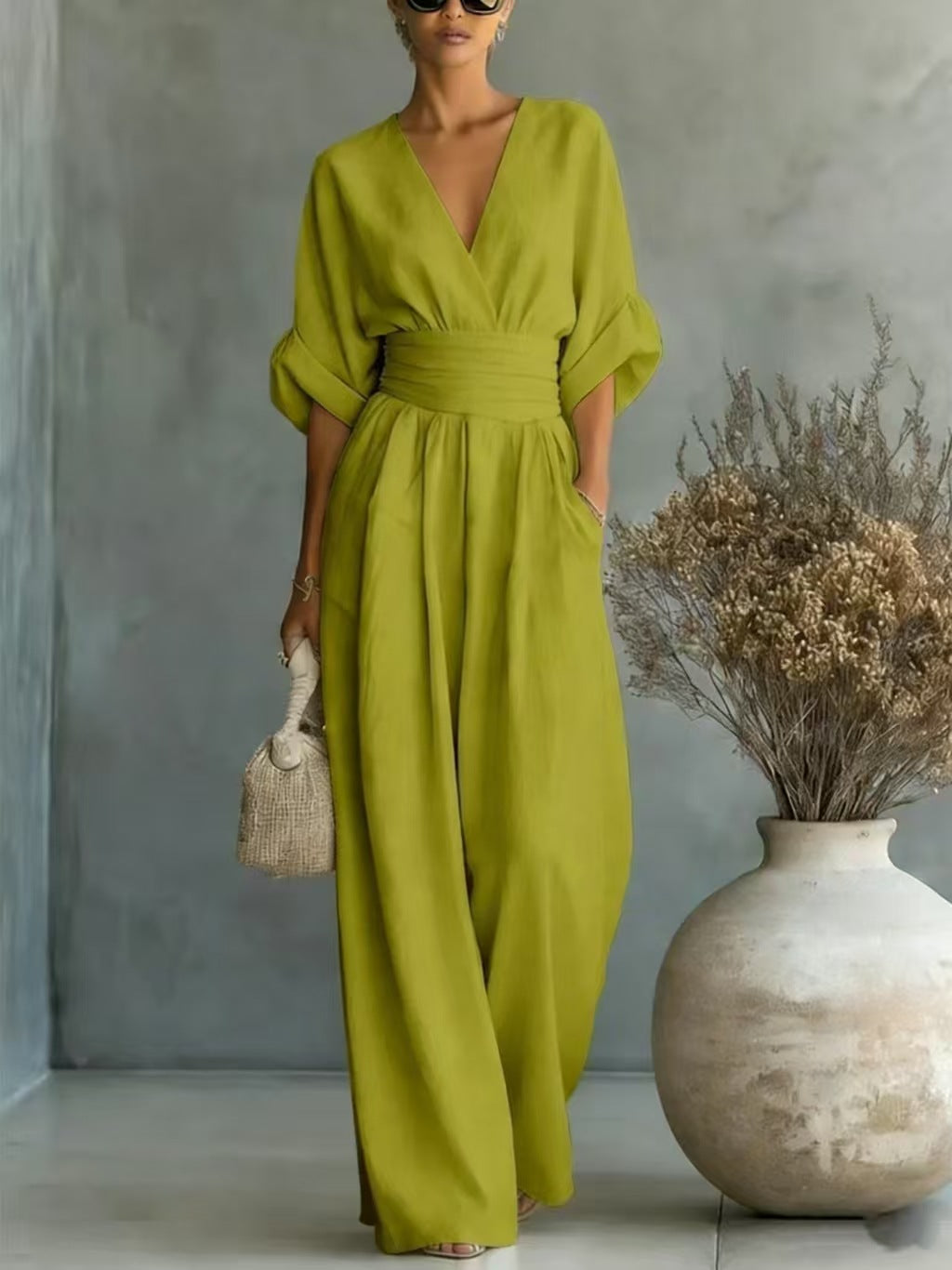 Damen Jumpsuit mit elegantem V-Ausschnitt und weitem Bein R&B
