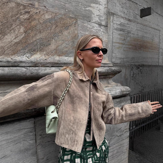 Damen Kurz geschnittene Velourslederjacke in Used‑Optik mit extra langen Ärmeln und Zwei‑Wege‑Reißverschluss Nord Taschen