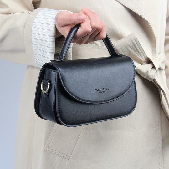 Damen elegante Umhängetasche mit dekorativem Henkel und verstellbarem Schulterriemen Nord Taschen