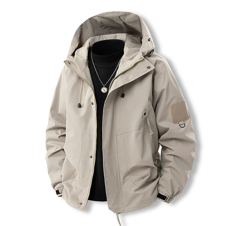 Herren Outdoor- und Freizeitjacke mit verstellbarem Kapuzenkragen und praktischen Taschen