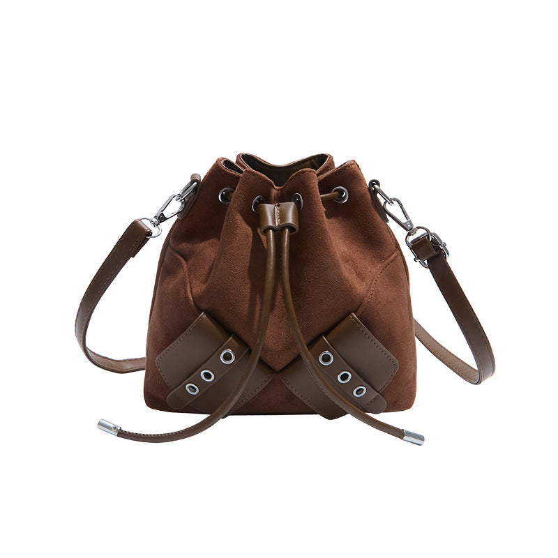 Damen Beuteltasche aus hochwertigem Veloursleder mit verstellbarem Schulterriemen Nord Taschen