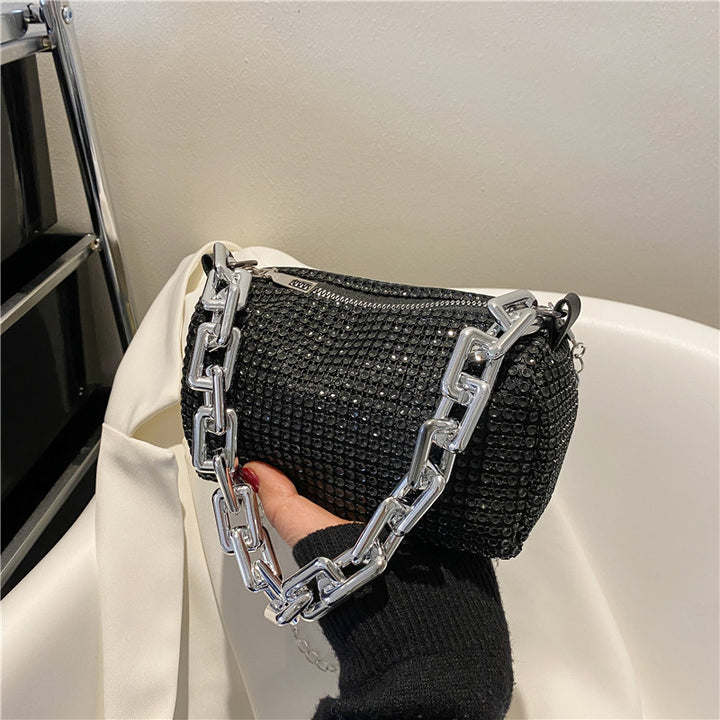 Damen Glamouröse Clutch mit Kettenakzent Nord Taschen