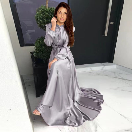 Damen Maxikleid aus fließendem Satin mit Stehkragen und Bindegürtel Nord Taschen