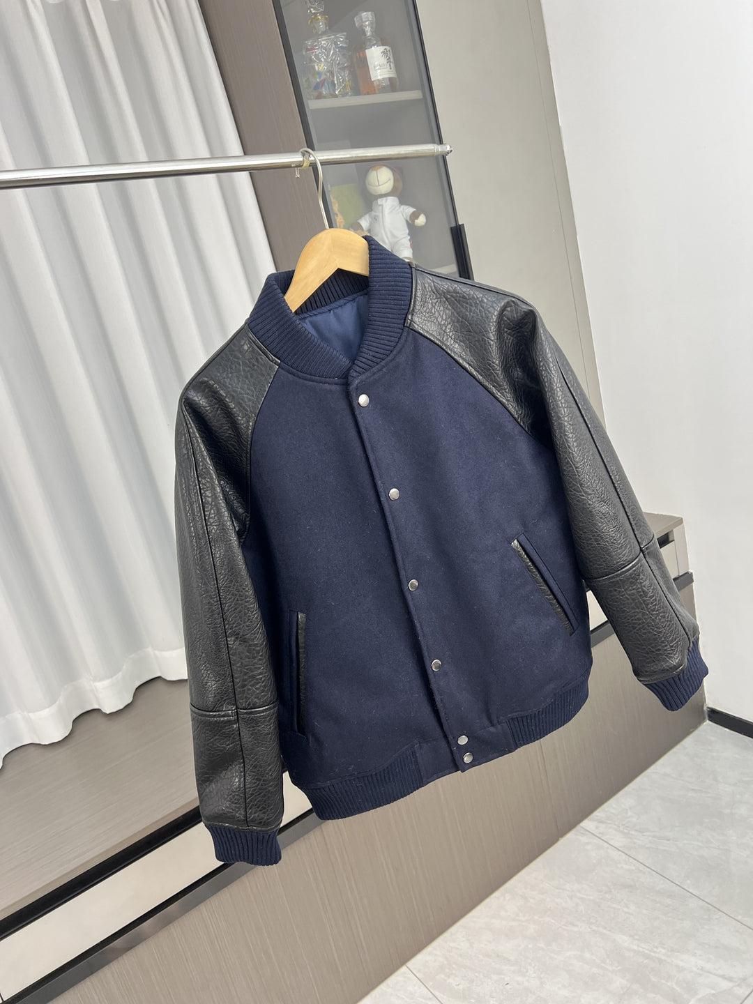 Herren College-Bomberjacke mit Wollmix-Korpus und strukturierter Lederoptik-Ärmel Nord Taschen