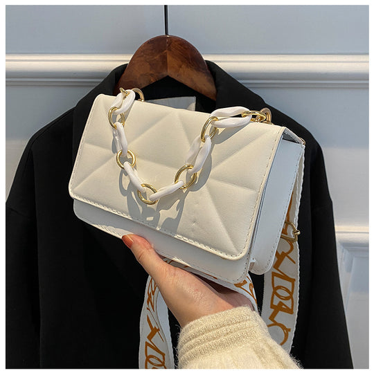 Damen Umhängetasche mit modischem Kettendesign Nord Taschen