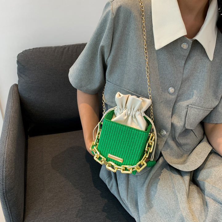 Damen Mini-Handtasche mit einzigartiger Kettenverzierung und klassischem Kordelzug Nord Taschen