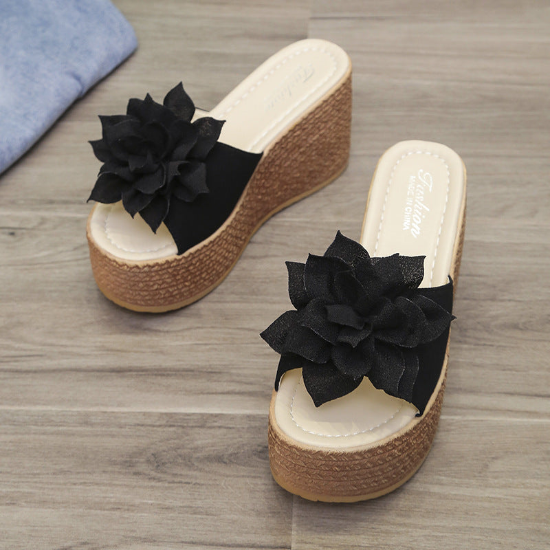 Damen Wedge-Sandalen mit floralen Applikationen und bequemem Fußbett Nord Taschen