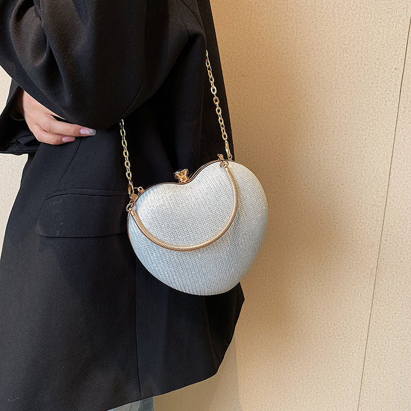 Damen stilvolle Herztasche mit goldenen Akzenten Nord Taschen